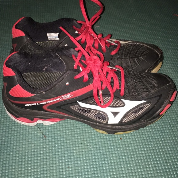 mizuno shoes red